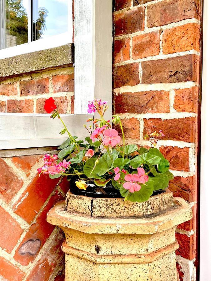 Villa Old Chapel House Tetney Lock Grimsby Exterior foto